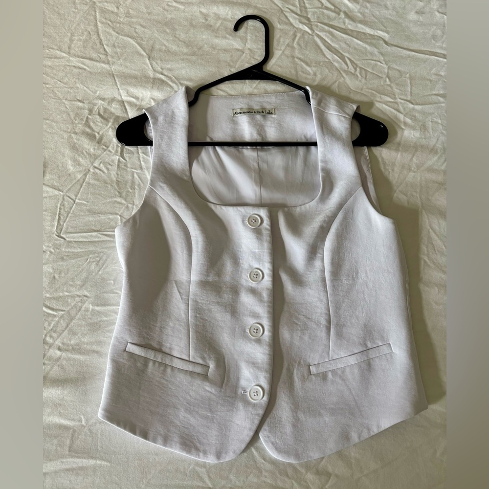Abercrombie & Fitch White Sleeveless Blouse